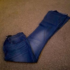 MOSSIMO HIGH RISE FLARE JEAN W/FRINGE BOTTOM